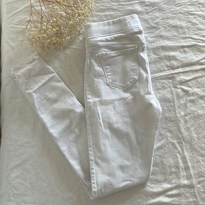 Size 4 tall Rockstar Old Navy jeans.